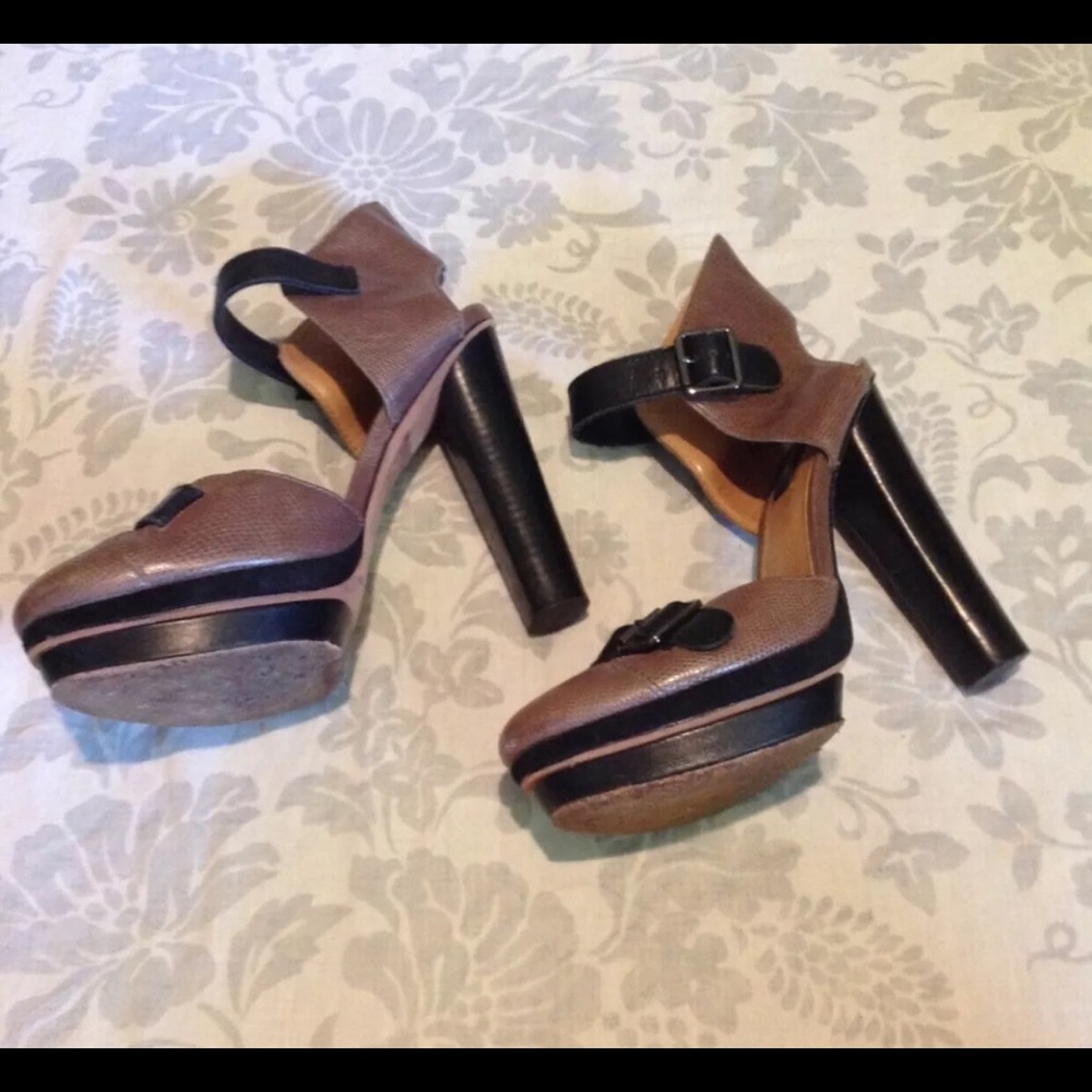 Mary Jane Platform Heels Size 9